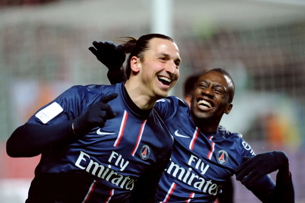 Zlatan Ibrahimović i Geoffroy-Guichard cieszą się z gola na 0-2. Zlatan Ibrahimović i Geoffroy-Guichard cieszą się z gola na 0-2.