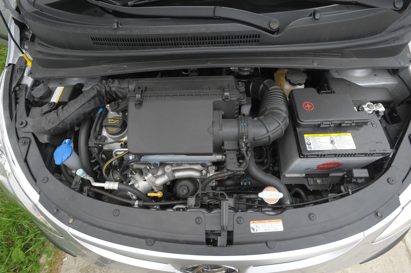 Czterocylindrowy silnik ma 12 zaworów i pasek rozrządu. Jest trwały, nieźle znosi LPG.