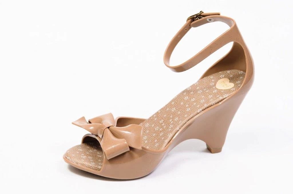 Pachnące buty Mel by Melissa - cena 245 zł Pachnące buty Mel by Melissa - cena 245 zł