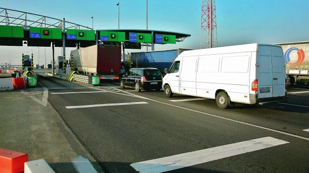 Elektroniczne opłaty za przejazd mogłyby usprawnić ruch na autostradach.