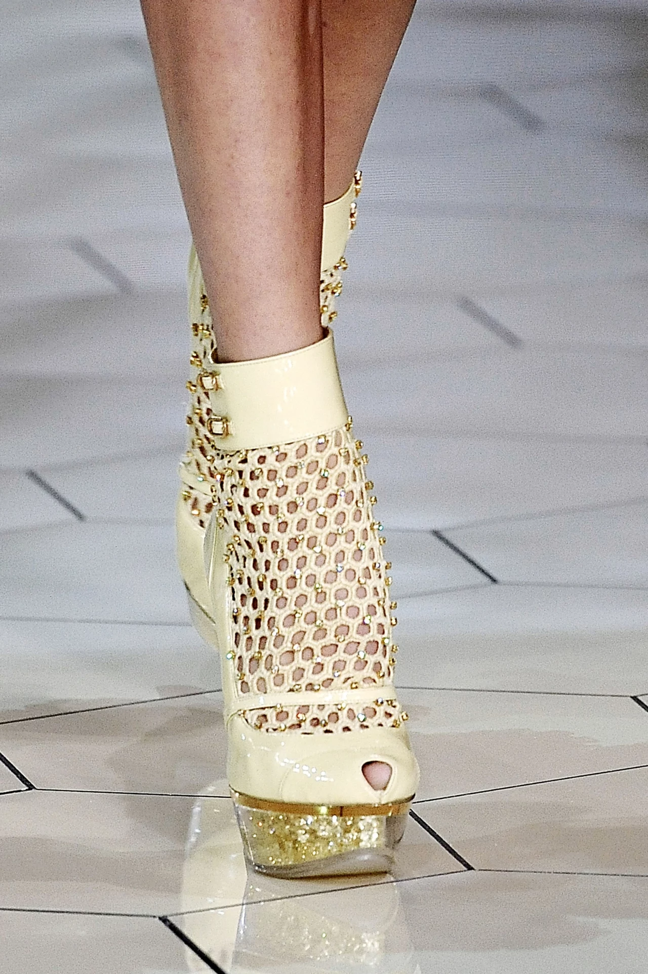 Buty na pokazie domu mody Alexander McQueen Buty na pokazie domu mody Alexander McQueen
