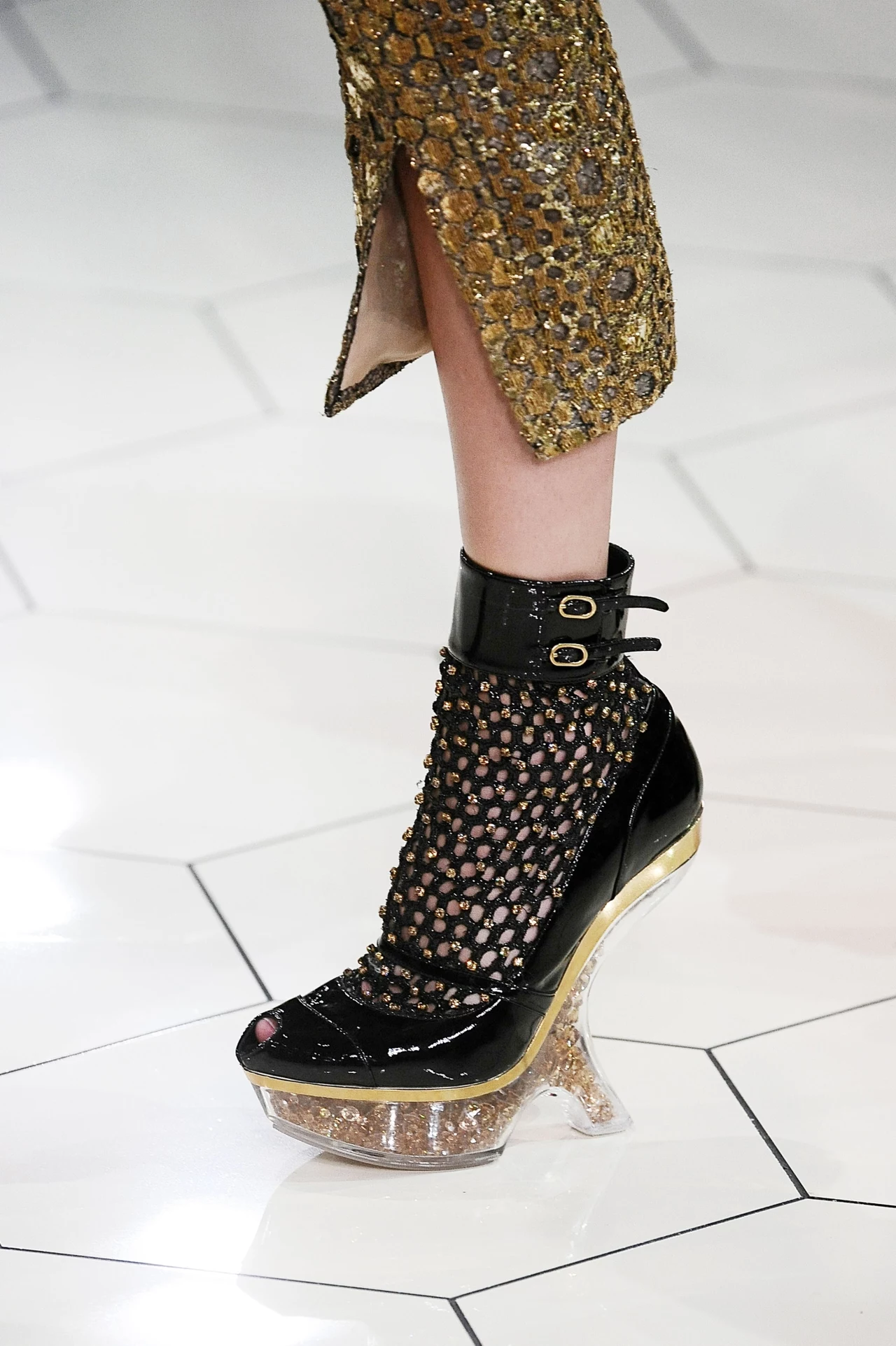 Buty na pokazie domu mody Alexander McQueen Buty na pokazie domu mody Alexander McQueen