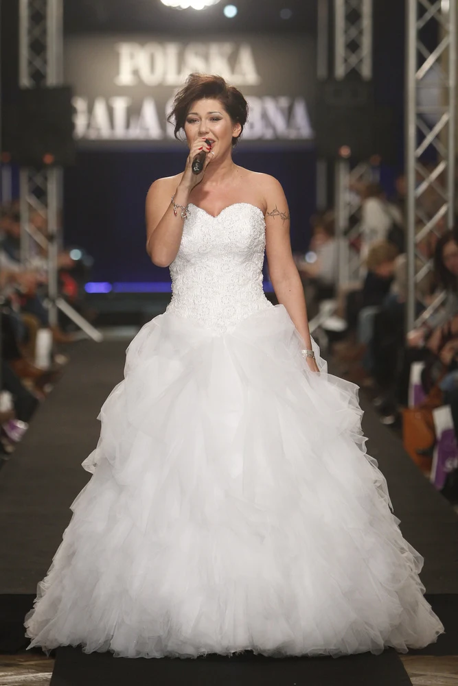 W takiej sukience Iwona Węgrowska wzięła ślub W takiej sukience Iwona Węgrowska wzięła ślub