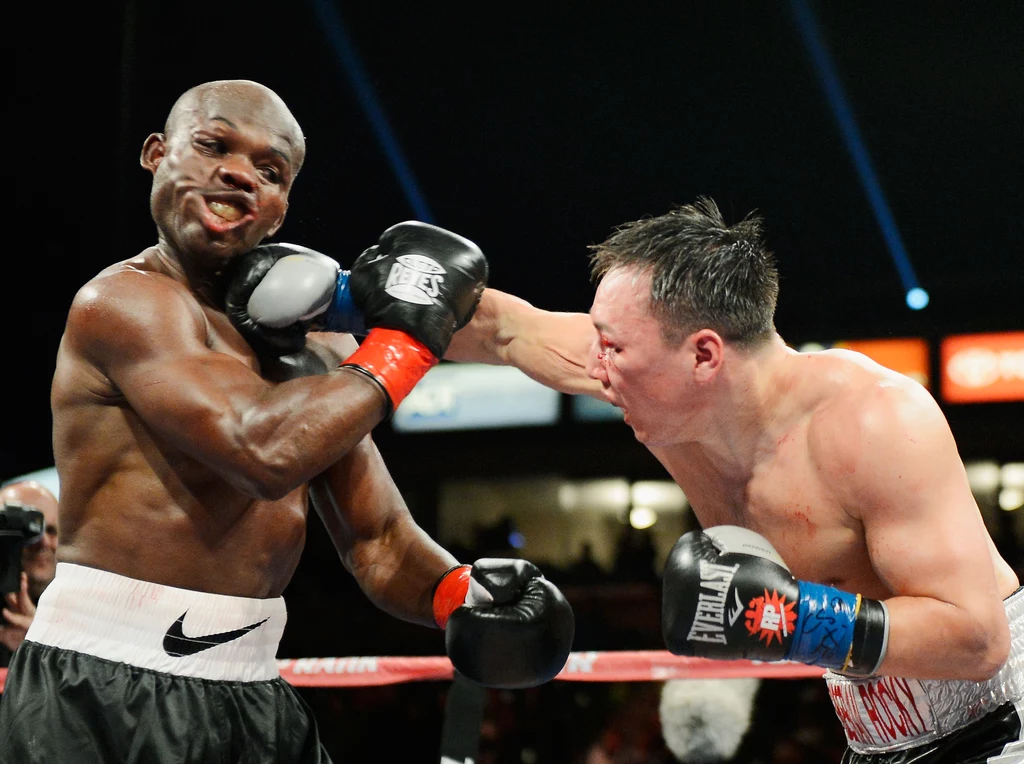 Timothy Bradley (z lewej) w walce z Rusłanem Prowodnikowem