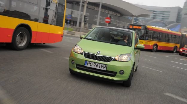 Skoda Citigo z „półautomatem” to wygoda w mieście, ale w tej konfiguracji nie cierpi agresywnej jazdy.