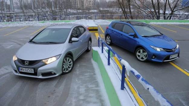 Honda Civic i Toyota Auris, czyli dwa japońskie samochody o zupełnie różnych charakterach, należące do klasy kompakt.