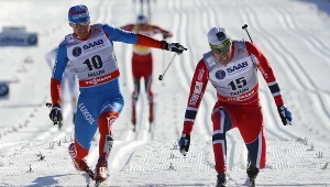 Eldar Roenning (z prawej) pokonał Maksima Wylegżanina o zaledwie 0,1 s