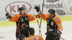 Hokeiści JKH GKS Jastrzębie podczas szóstego meczu finałowego z Comarch Cracovią