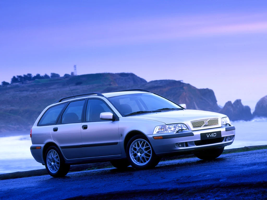 Poprzednik: Volvo V40 (1995–2004).