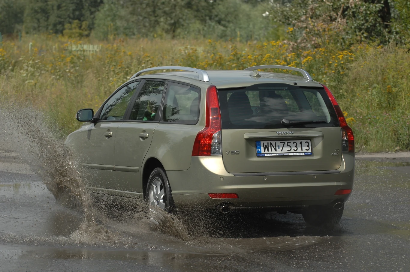 W najmocniejszych wersjach oferowano do S40 i V50 napęd AWD identyczny jak w V70.
