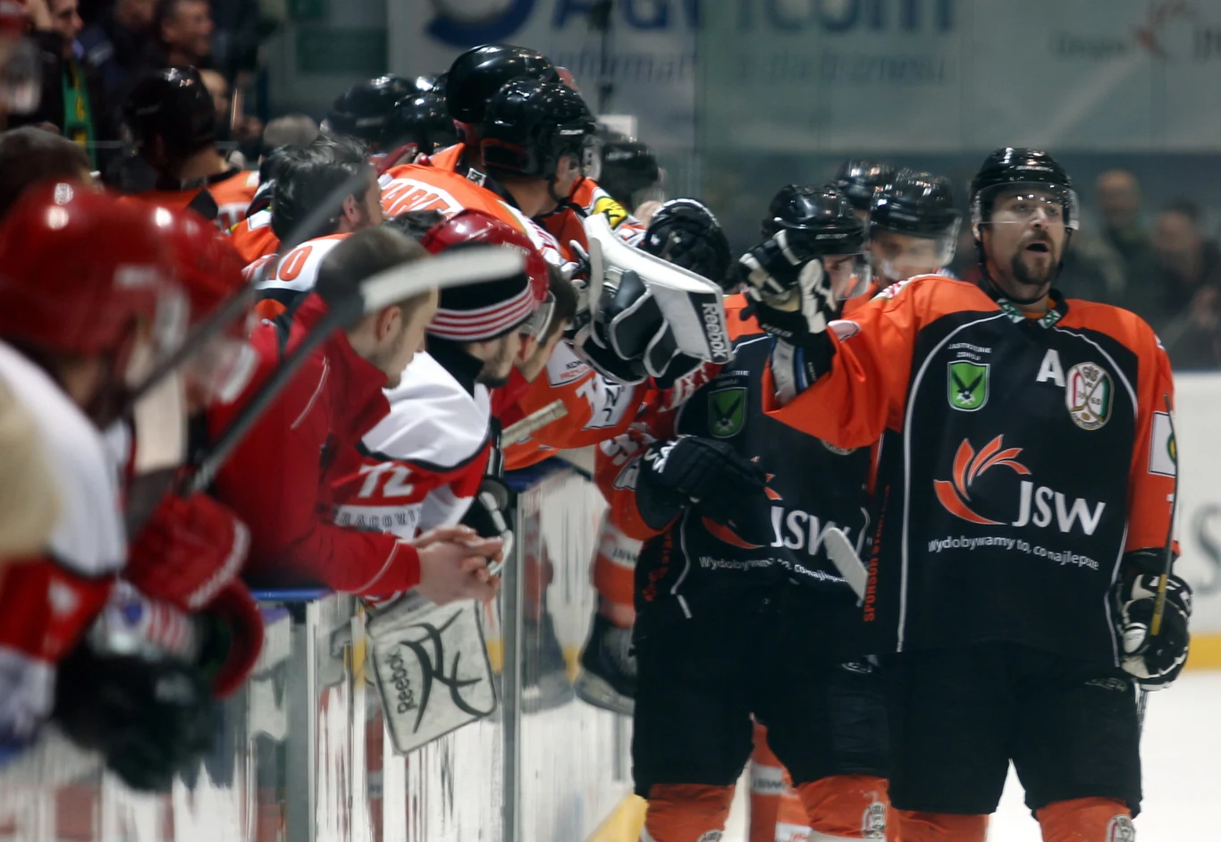 Hokeiści Comarch/Cracovii w siódmym meczu finału pokonali 6-2 JKH Jastrzębie i zostali po raz 10. mistrzami Polski