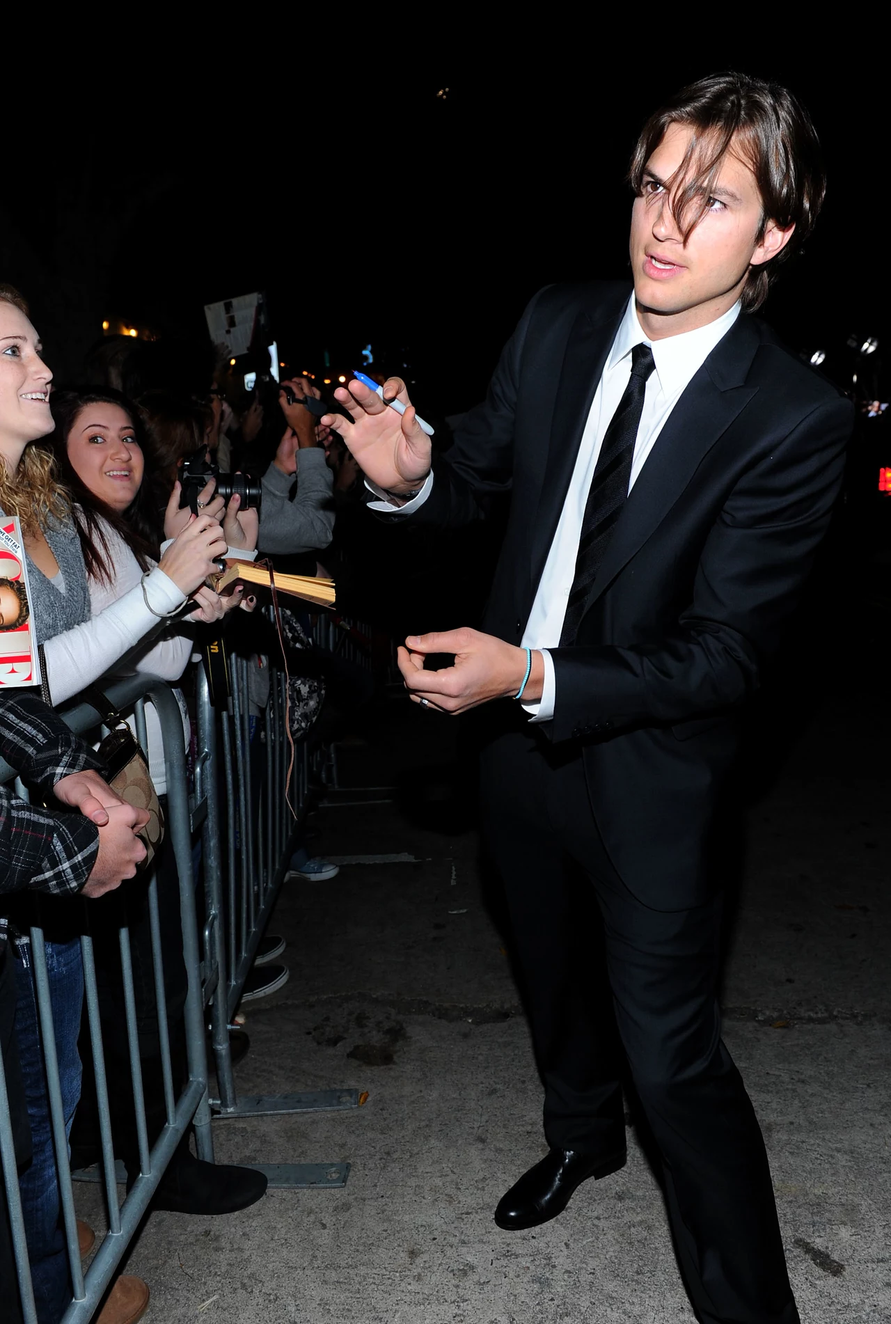 Ashton Kutcher Ashton Kutcher