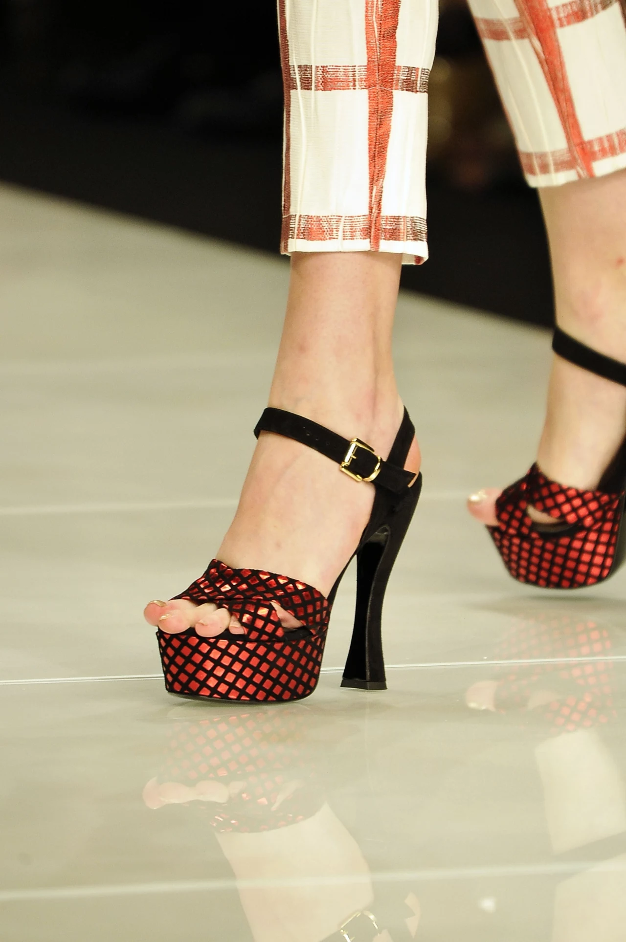 Podobają ci sie takie buty? Podobają ci sie takie buty?