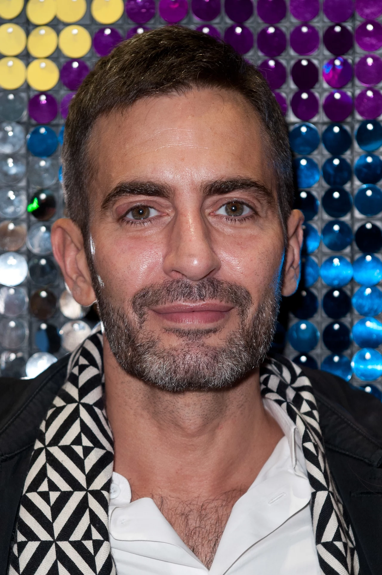 Marc Jacobs kończy już 50 lat i trzeba przyznać, że świetnie sie trzyma Marc Jacobs kończy już 50 lat i trzeba przyznać, że świetnie sie trzyma