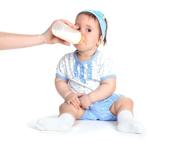 Maluchy karmione butelką częściej narażone są bowiem na wady zgryzu Maluchy karmione butelką częściej narażone są bowiem na wady zgryzu