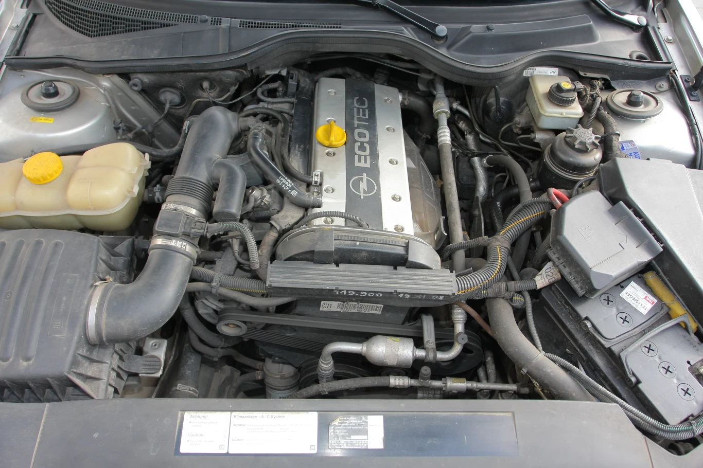 Benzynowe R4: wersje ośmiozaworowe, to jednostki niesamowicie trwałe. Szesnastozaworówki (na zdjęciu) są mocniejsze, ale droższe w serwisowaniu, wymagają sekwencyjnych instalacji LPG. Benzynowe R4: wersje ośmiozaworowe, to jednostki niesamowicie trwałe. Szesnastozaworówki (na zdjęciu) są mocniejsze, ale droższe w serwisowaniu, wymagają sekwencyjnych instalacji LPG.