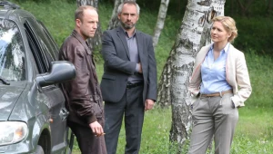 Protas śledząc transakcje Marty, odkrywa kryjówkę. Jednak Marta uprzedza jego ruch. Czy przekona go, aby przeszedł na jej stronę?