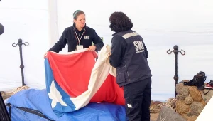 Trumna z ekshumowanymi szczątkami Pablo Nerudy