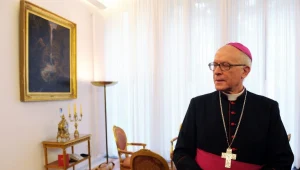 Arcybiskup Jean-Claude Perisset