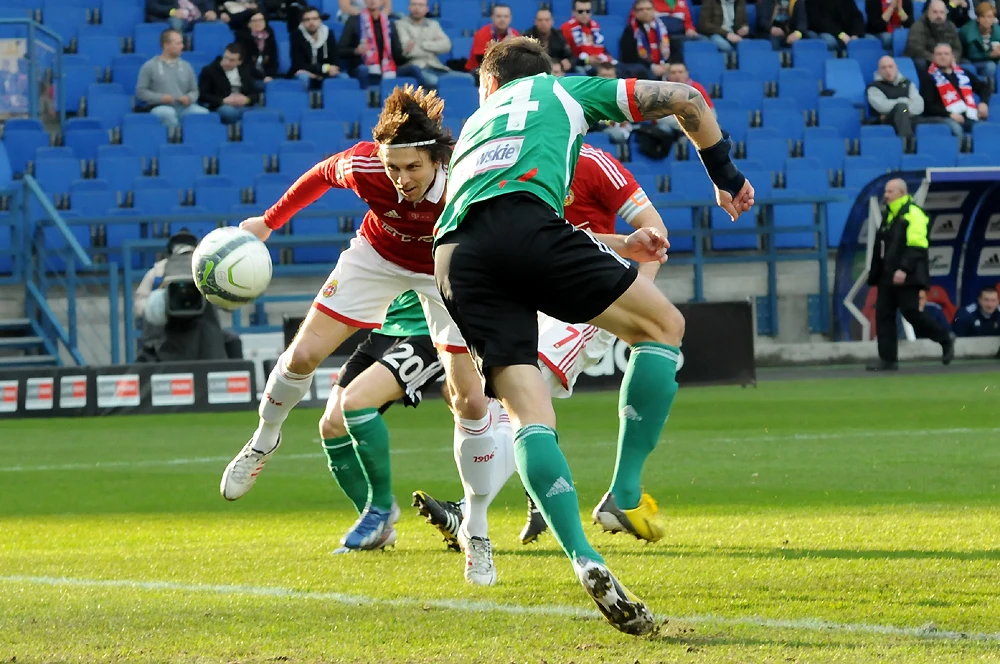 Wisła po dobrym meczu przegrała w Krakowie z Legią Warszawa 1-2 Wisła po dobrym meczu przegrała w Krakowie z Legią Warszawa 1-2