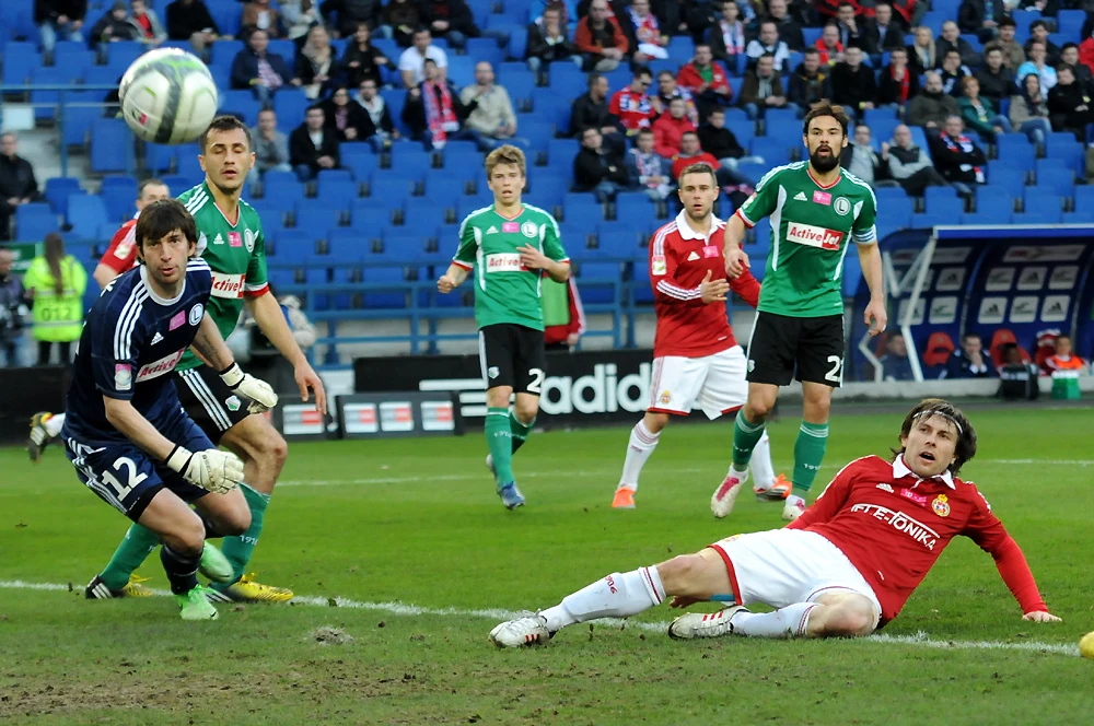 Wisła po dobrym meczu przegrała w Krakowie z Legią Warszawa 1-2 Wisła po dobrym meczu przegrała w Krakowie z Legią Warszawa 1-2