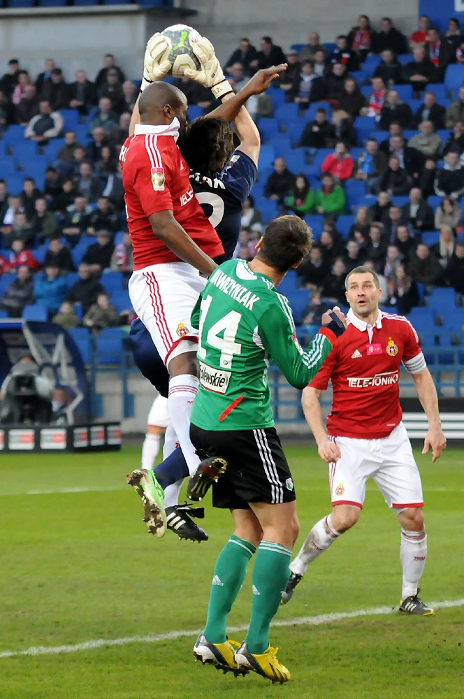 Wisła po dobrym meczu przegrała w Krakowie z Legią Warszawa 1-2 Wisła po dobrym meczu przegrała w Krakowie z Legią Warszawa 1-2