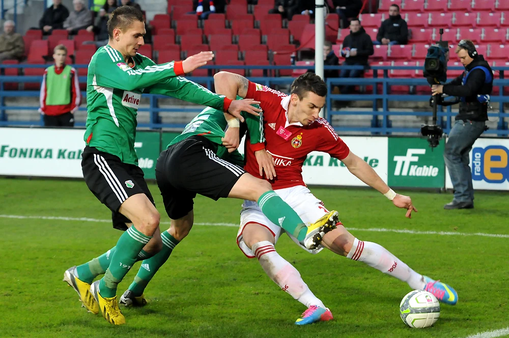 Wisła po dobrym meczu przegrała w Krakowie z Legią Warszawa 1-2 Wisła po dobrym meczu przegrała w Krakowie z Legią Warszawa 1-2