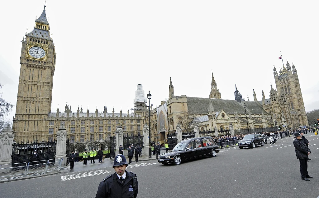 Przejazd karawanu z trumną Margaret Thatcher