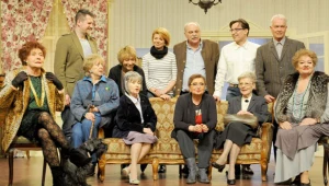 Zdjęcie z próby w Teatrze Syrena z udziałem legendarnych gwiazd kultowych seriali