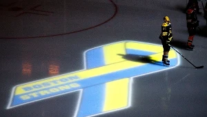Mecz Boston Bruins - Buffalo Sabres poprzedziła minuta ciszy ku czci ofiar zamachu bombowego