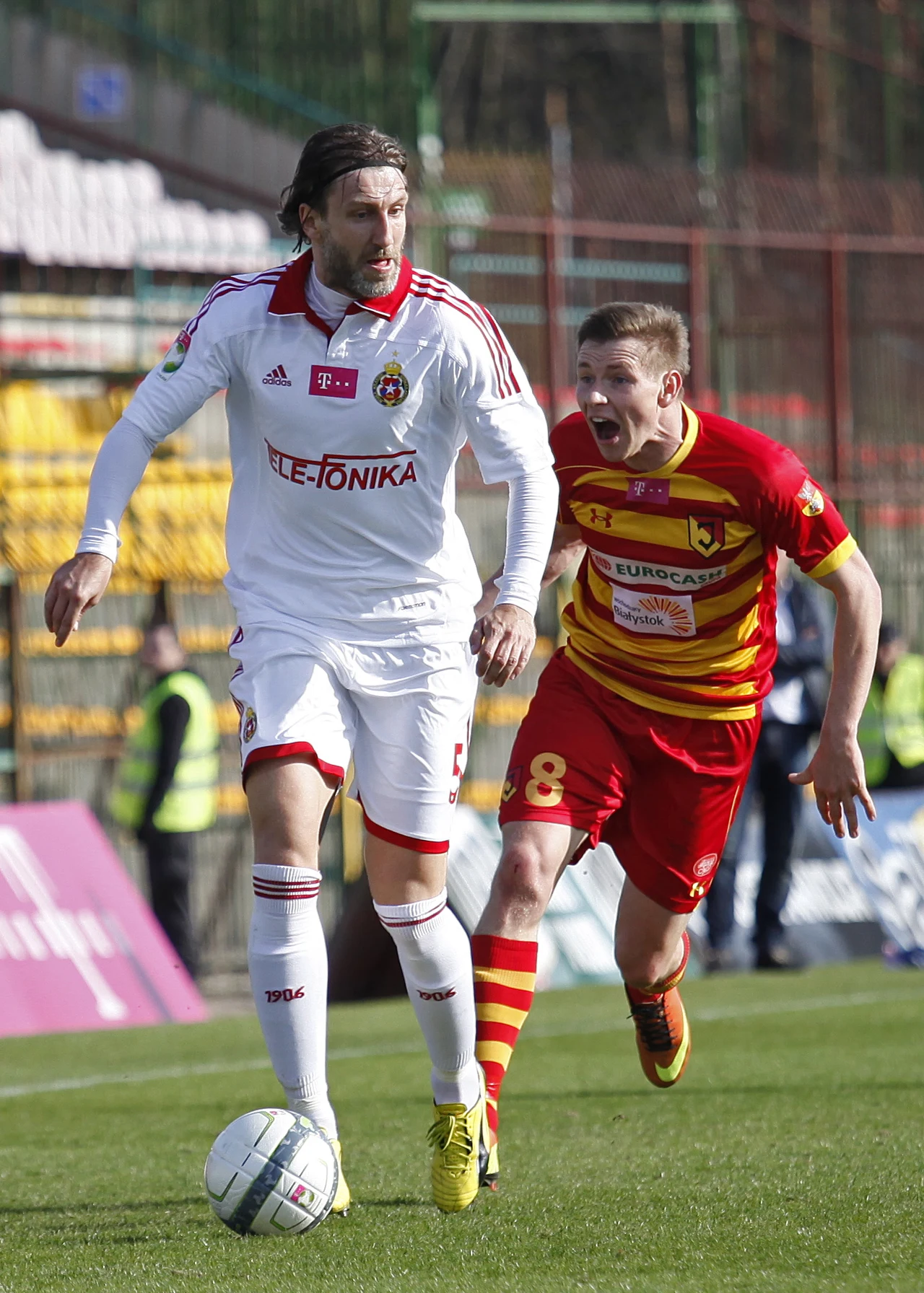 Jagiellonia zremisowała na własnym stadionie z Wisłą Kraków 2-2 Jagiellonia zremisowała na własnym stadionie z Wisłą Kraków 2-2