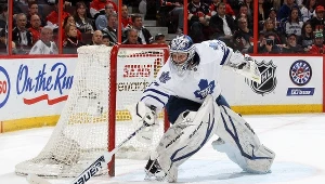 James Reimer z Toronto Maple Leafs obronił 49 strzałów