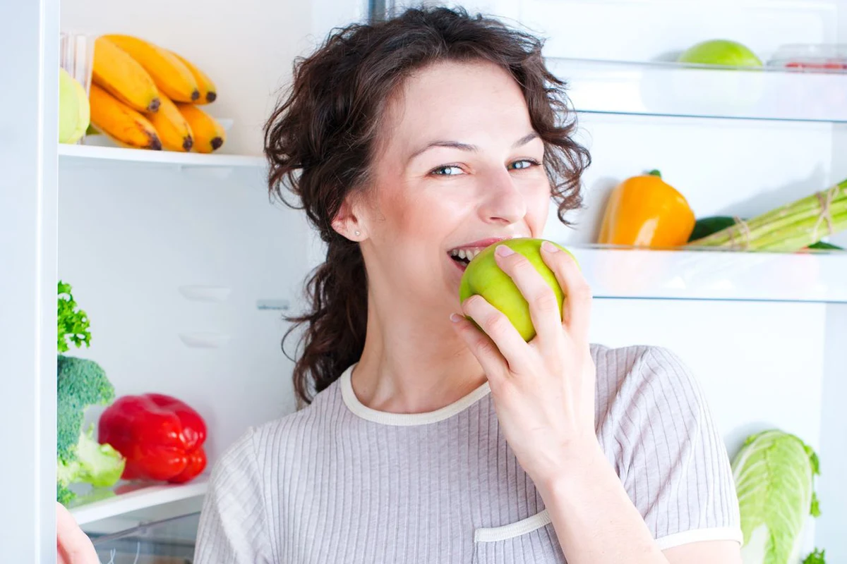 Owoce jedzone wieczorem wcale nie mają więcej kalorii. 