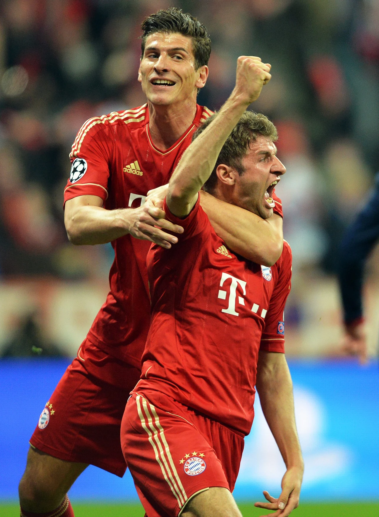 Kibice na Allianz Arenie w Monachium byli świadkami wspaniałego widowiska Kibice na Allianz Arenie w Monachium byli świadkami wspaniałego widowiska