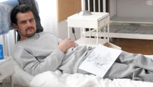 Orlicz trafi do psychiatryka w 9. odcinku 3. serii „Komisarza Aleksa” (emisja w TVP 1 27 kwietnia o godzinie 20.20). 