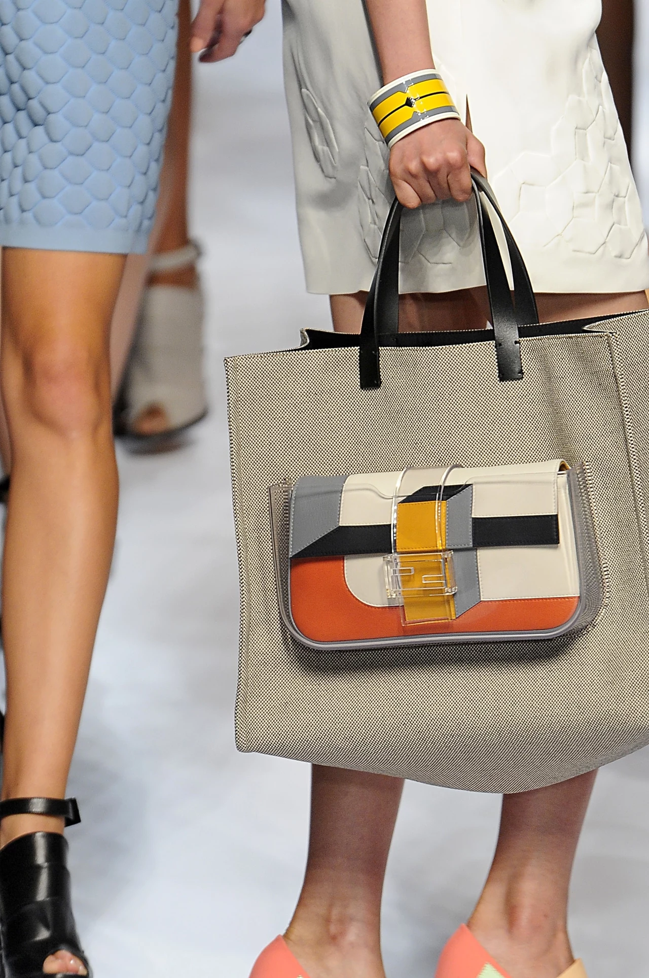 Torebka z kolekcji Fendi na sezon wiosna-lato 2013 Torebka z kolekcji Fendi na sezon wiosna-lato 2013