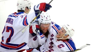 Hokeiści New York Rangers mają powody do radości
