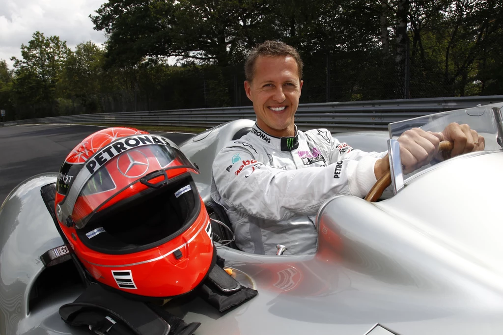 Schumacher w Silver Arrow na  Nürburgring Nordschleife