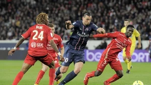 Gwiazda PSG Zlatan Ibrahimović podczas meczu z Valenciennes 