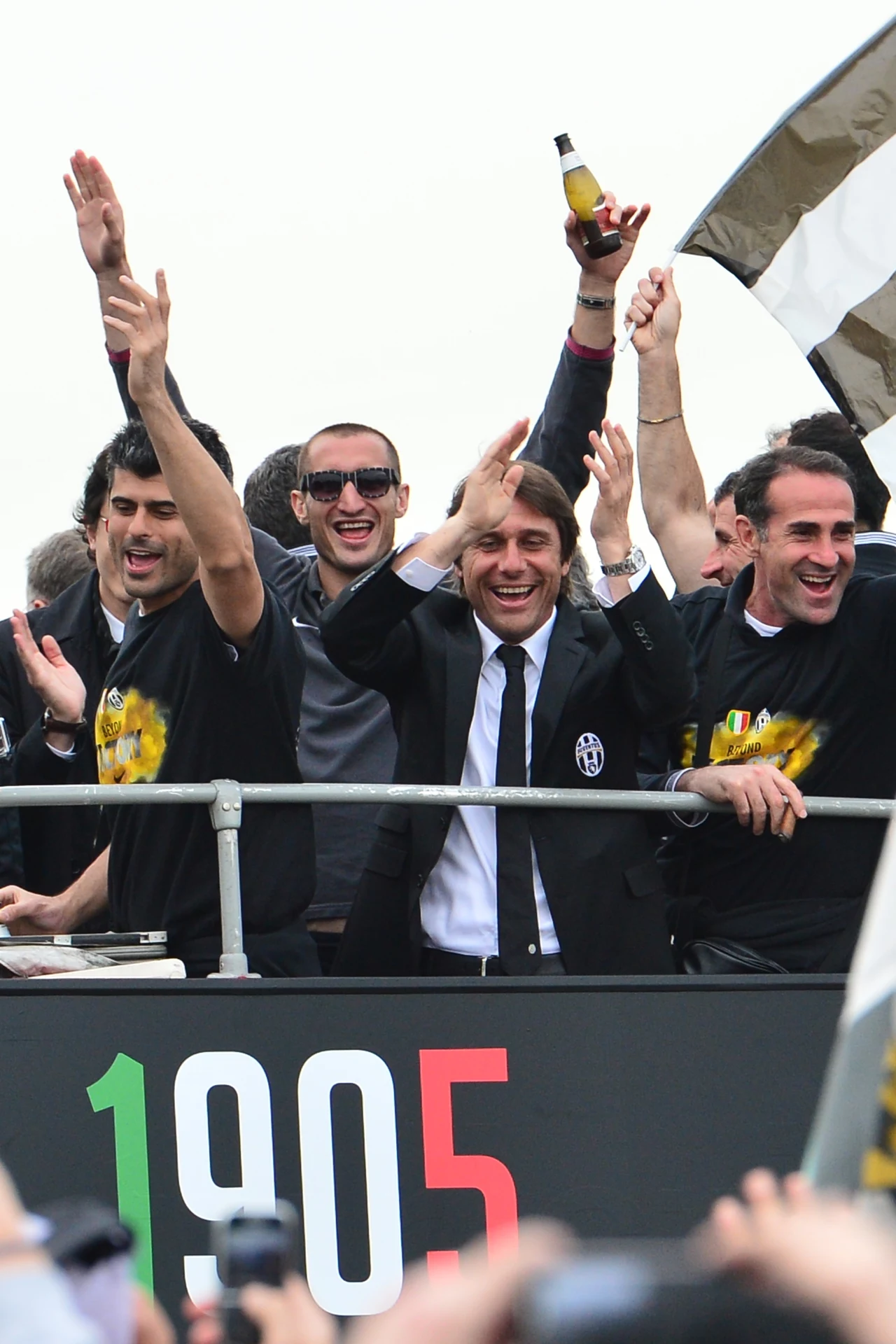 Klubu z Turynu wywalczył 31. tytuł, jednak w oficjalnych statystykach ma ich 29. ponieważ dwa (z lat 2005 i 2006) zostały mu odebrane za tzw. aferę Calciopoli.