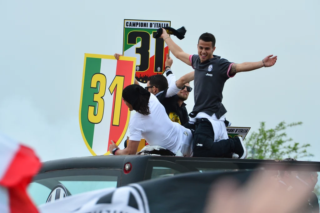 Klubu z Turynu wywalczył 31. tytuł, jednak w oficjalnych statystykach ma ich 29. ponieważ dwa (z lat 2005 i 2006) zostały mu odebrane za tzw. aferę Calciopoli.