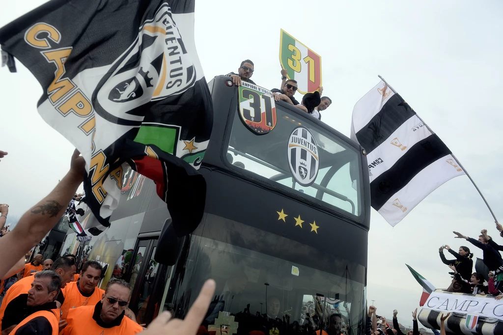 Klubu z Turynu wywalczył 31. tytuł, jednak w oficjalnych statystykach ma ich 29. ponieważ dwa (z lat 2005 i 2006) zostały mu odebrane za tzw. aferę Calciopoli.