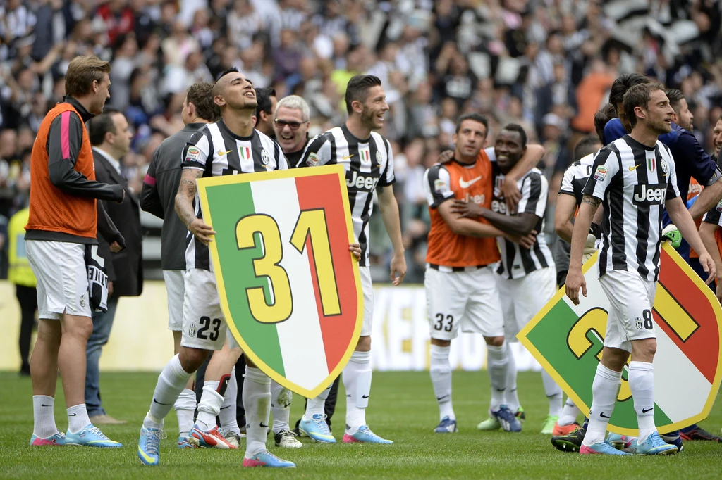 Klubu z Turynu wywalczył 31. tytuł, jednak w oficjalnych statystykach ma ich 29. ponieważ dwa (z lat 2005 i 2006) zostały mu odebrane za tzw. aferę Calciopoli.