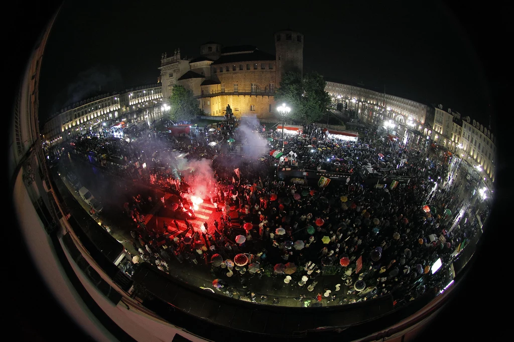 Klubu z Turynu wywalczył 31. tytuł, jednak w oficjalnych statystykach ma ich 29. ponieważ dwa (z lat 2005 i 2006) zostały mu odebrane za tzw. aferę Calciopoli.