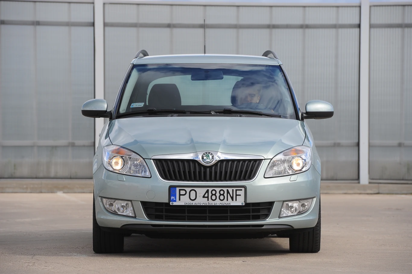 Wygrywa Skoda. Duży staż na rynku daje możliwość wyboru auta w dobrej cenie. Fabia jest także bardzo funkcjonalna.