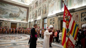 Papież, który nieustannie wychodzi do ludzi, jest duzym wyzwaniem dla watykańskiej żandarmerii