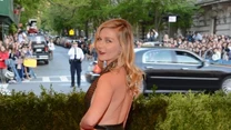 Kirsten Dunst w sukience projektu Louis Vuitton