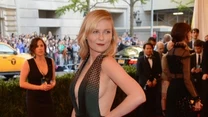 Kirsten Dunst w sukience projektu Louis Vuitton