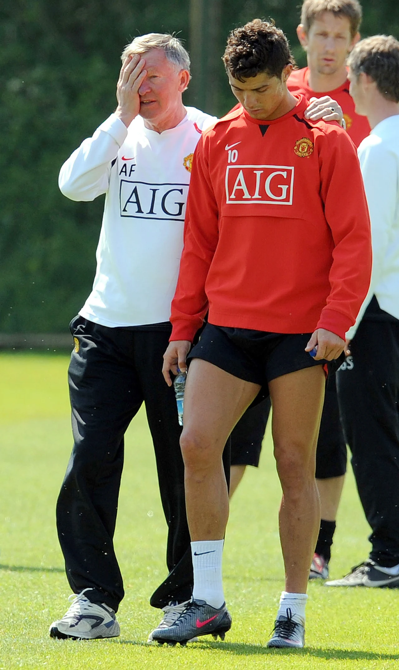 W tym sezonie zdobył z "Czerwonymi Diabłami" 13. w karierze mistrzostwo Anglii. Na liście jego dokonań znajdują się też m.in. dwa triumfy w Lidze Mistrzów, jeden w Pucharze Zdobywców Pucharów i pięć w Pucharze Anglii. Ogółem z MU wywalczył 38 trofeów.