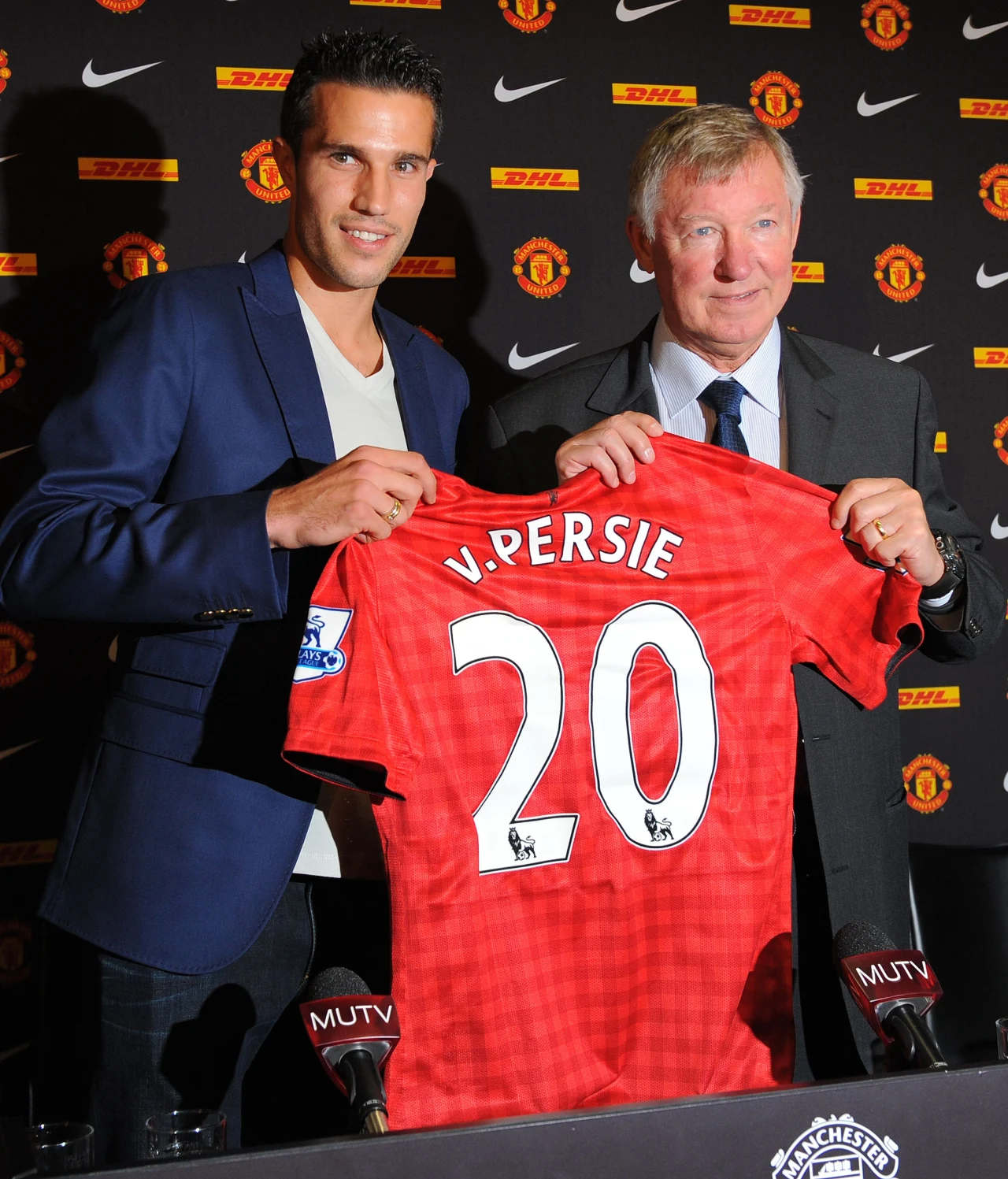 W tym sezonie zdobył z "Czerwonymi Diabłami" 13. w karierze mistrzostwo Anglii. Na liście jego dokonań znajdują się też m.in. dwa triumfy w Lidze Mistrzów, jeden w Pucharze Zdobywców Pucharów i pięć w Pucharze Anglii. Ogółem z MU wywalczył 38 trofeów.